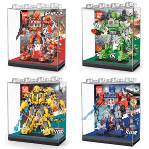 Set de 4 robots transformables armables GAOMISI T1045 armados en sus vitrinas