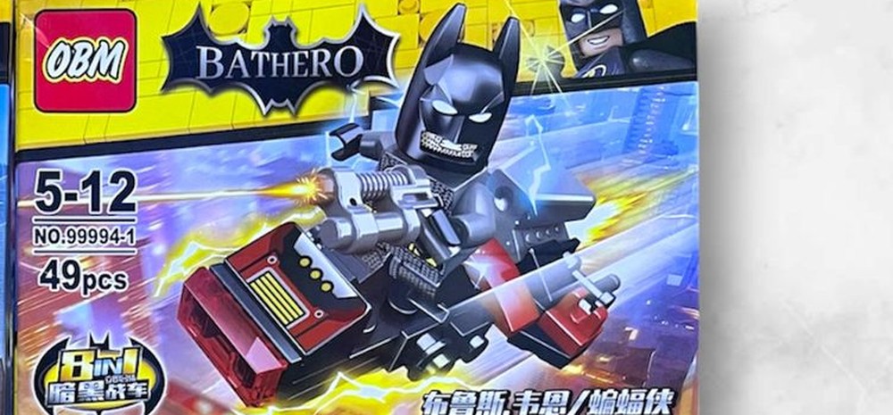 Figura armable de Batman con jet-mecha, caja OBM 99994-1 del set Bat Hero compatible con LEGO