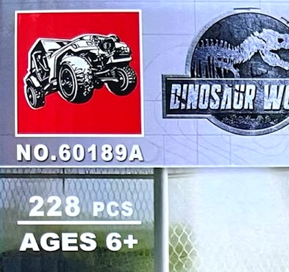 Detalle de SKU 60189A y 228 piezas del set Dinosaur World Triceratops