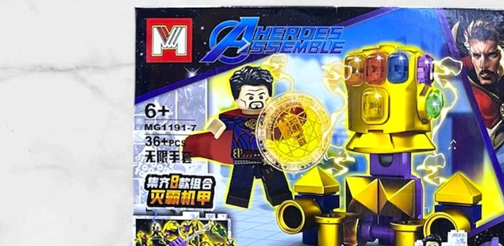 Minifigura armable de Doctor Strange con el Guantelete del Infinito dorado, caja MG1191-7 del set Avengers Heroes Assemble