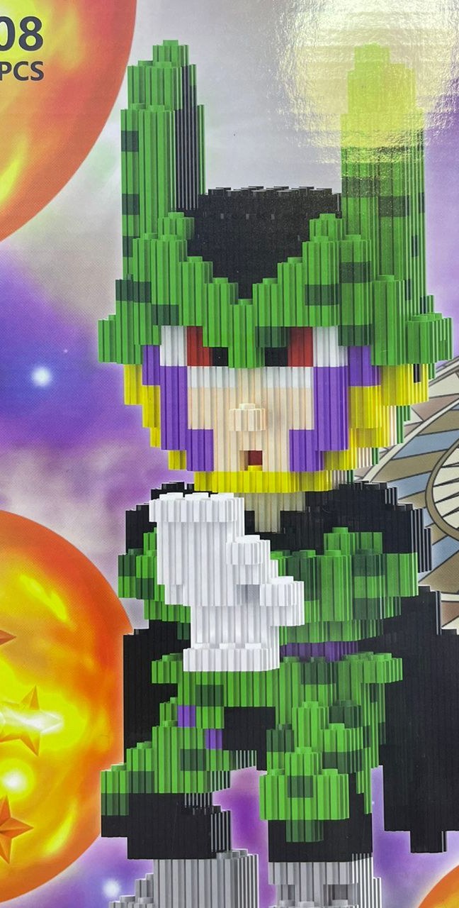 Figura armable de Cell de Dragon Ball Z en micro bloques verdes