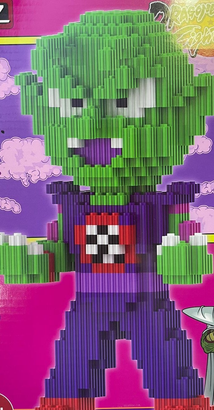 Figura armable de Piccolo de Dragon Ball en micro bloques verdes