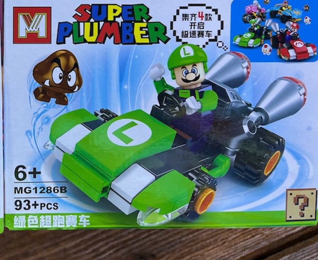 Kart verde armable de Luigi con emblema L y figura de Goomba, caja MG1286B del set Mario Bros Super Plumber compatible con bloques
