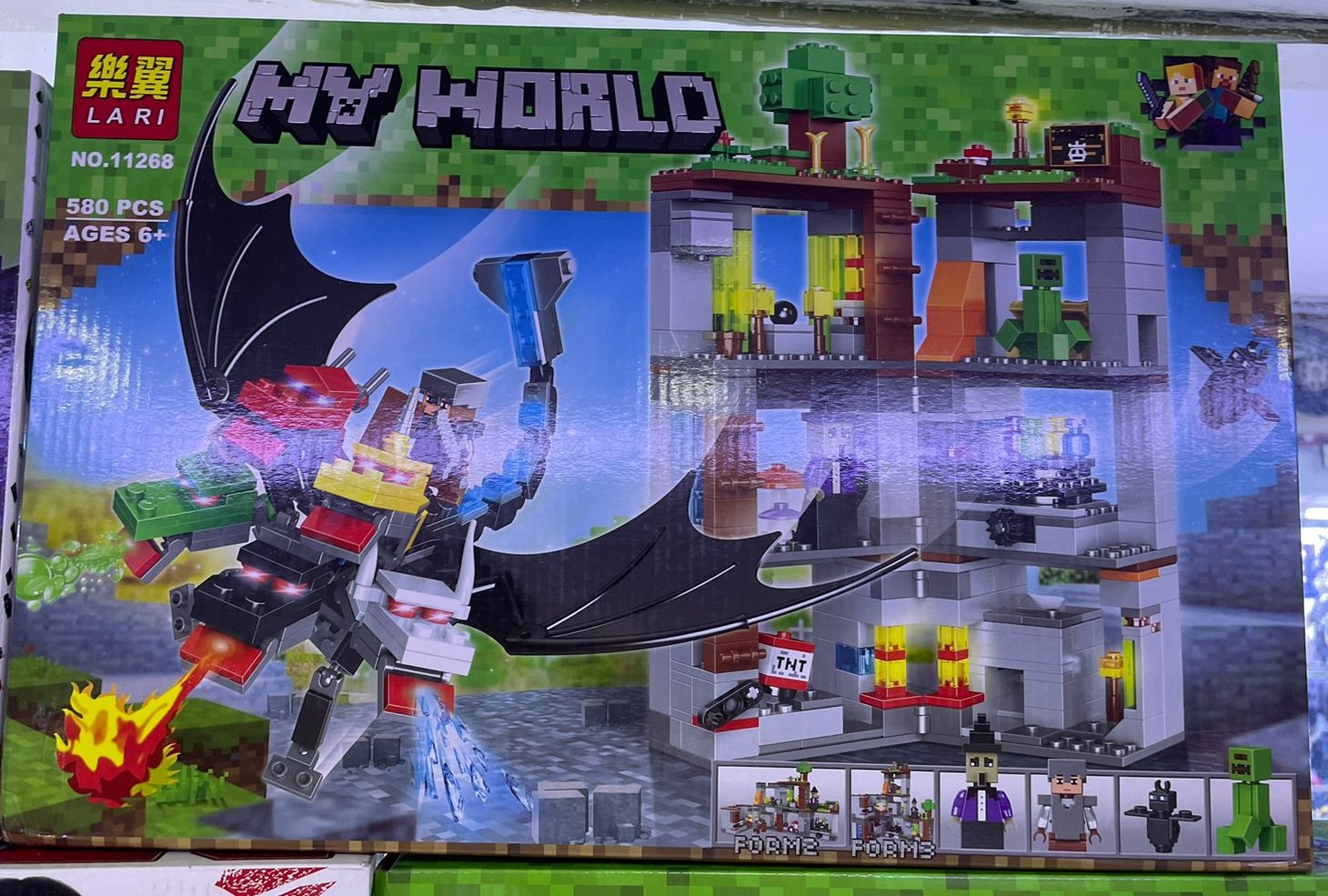Caja real del set armable Minecraft El Ataque del Dragón 11268 de 580 piezas disponible en Perú
