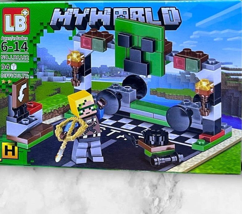 Escena de batalla con Creeper, cañones y antorchas armable de Minecraft con minifigura, set MY WORLD LB1182-H de 94 piezas
