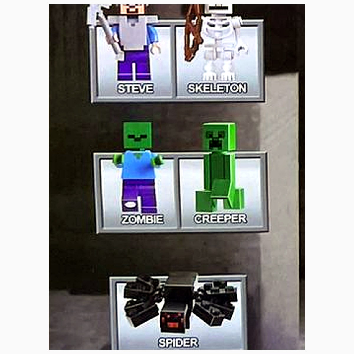 Figuras del set Minecraft La Mina 10179A6: Steve, esqueleto, zombie, creeper y arana