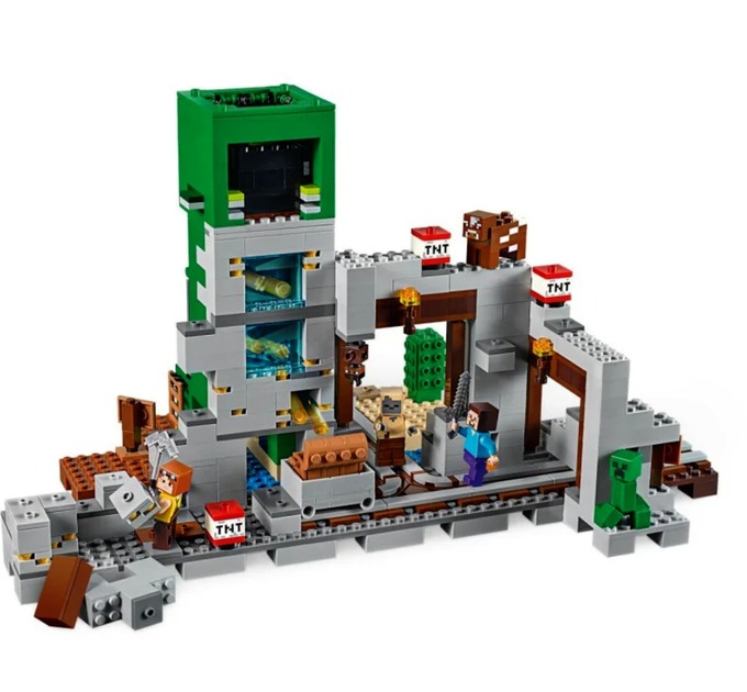 Vista lateral del modelo armado del set My World Mina del Creeper 11363A6 con torre de creeper y mina